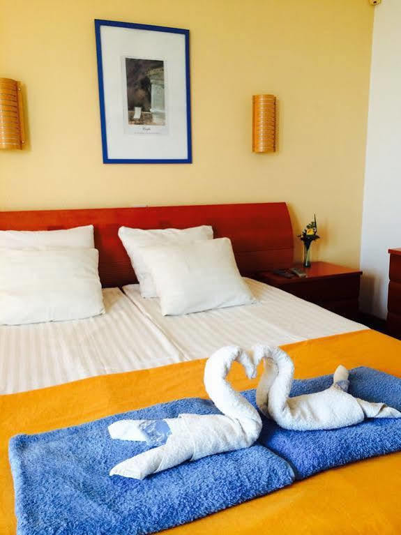 Quinta Do Atlantico Hotell Santa Bárbara de Nexe Exteriör bild